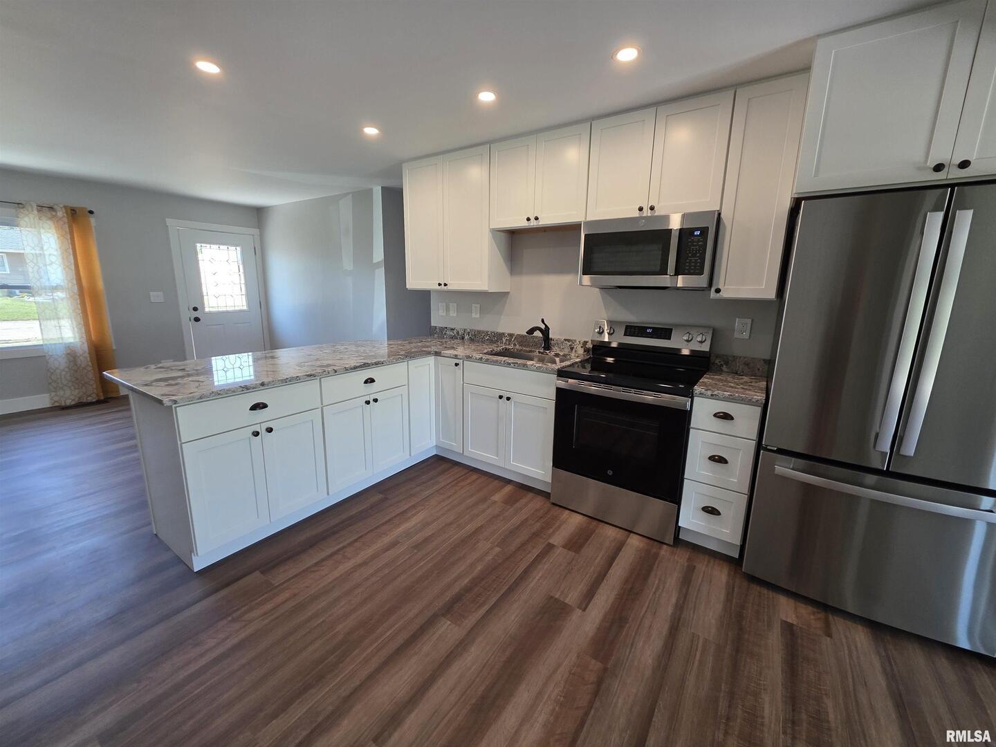 1031 Galbraith Drive Clinton, IA 52732 - Photo 12 of 35