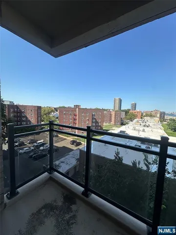 $285,000 | 7100 JFK Boulevard East, Unit 5E, Guttenberg, NJ 07093