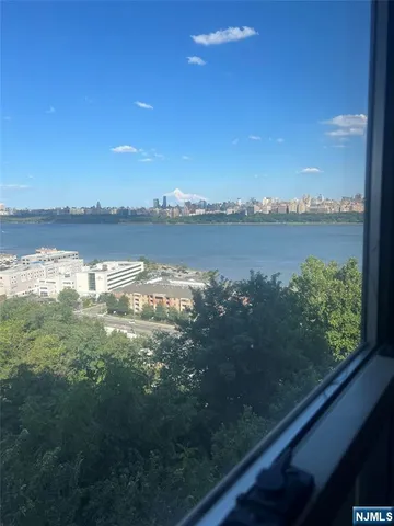 $285,000 | 7100 JFK Boulevard East, Unit 5E, Guttenberg, NJ 07093