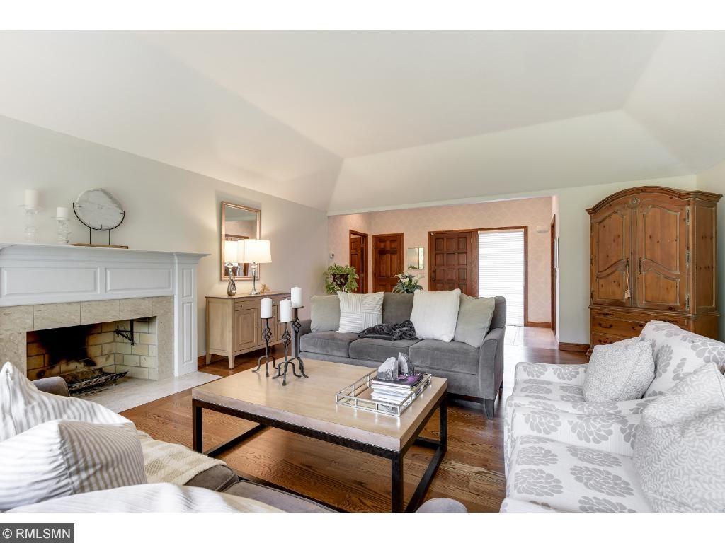 5231 Green Farms Road Edina, MN 55436 - Photo 5 of 24