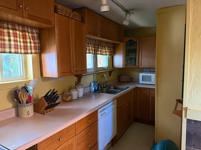 $379,000 | 259 South Quinsigamond Avenue, Shrewsbury, MA 01545