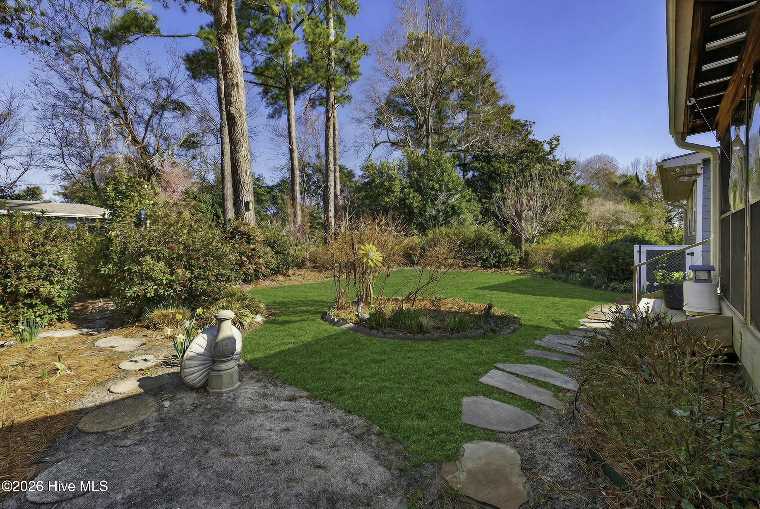 225 Tanbridge Road Wilmington, NC 28405 - Photo 6 of 47 225TanbridgeRoad-12_Grass