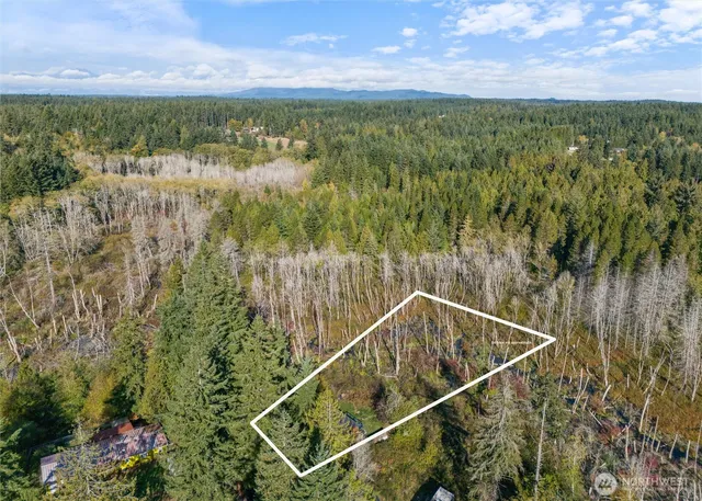 a view of a tennis court