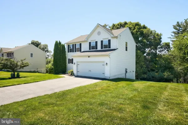 $364,900 | 425 Lakeview Drive, Spring Grove, PA 17362