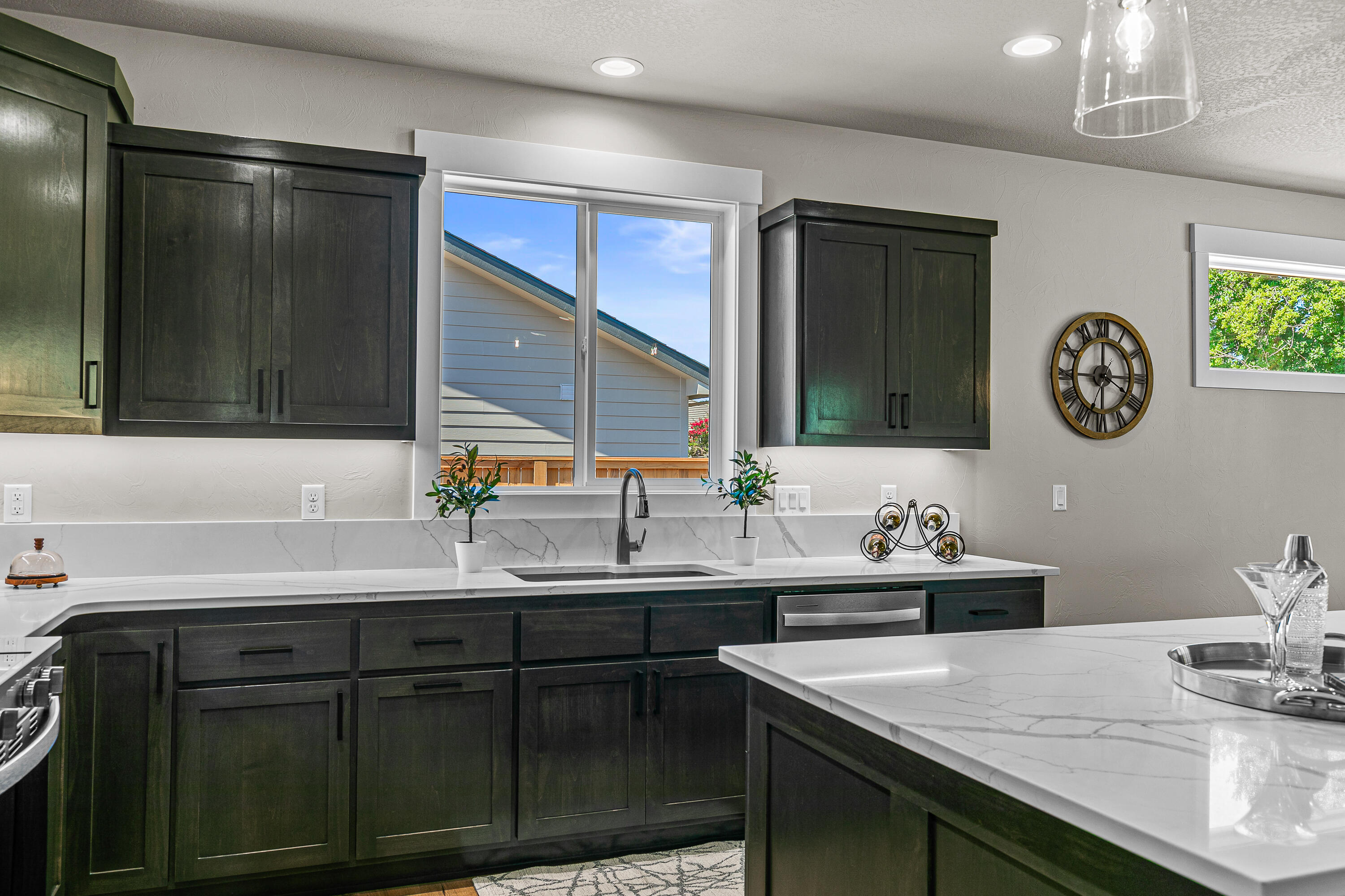 2785 Roberts Road Medford, OR 97504 - Photo 12 of 34 9R9A1106