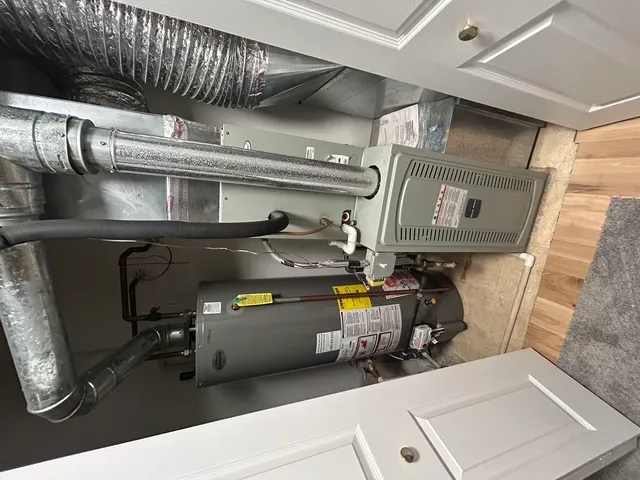 $2,650 | 103 Enclave Circle, Unit C, Bolingbrook, IL 60440