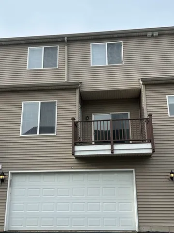 $2,650 | 103 Enclave Circle, Unit C, Bolingbrook, IL 60440