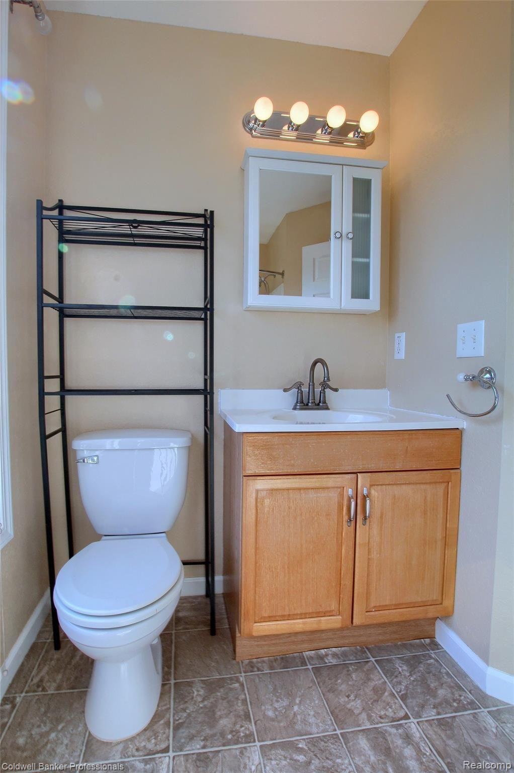 4982 Sycamore Road Newport, MI 48166 - Photo 19 of 32 19-MasterBathroom-2nd-View.jpg
