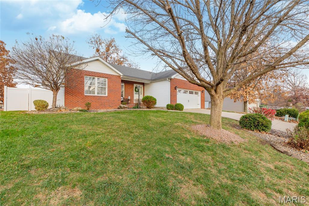 109 Spruce Court Brighton, IL 62012 - Photo 2 of 52