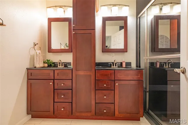 $295,000 | 109 Spruce Court, Brighton, IL 62012