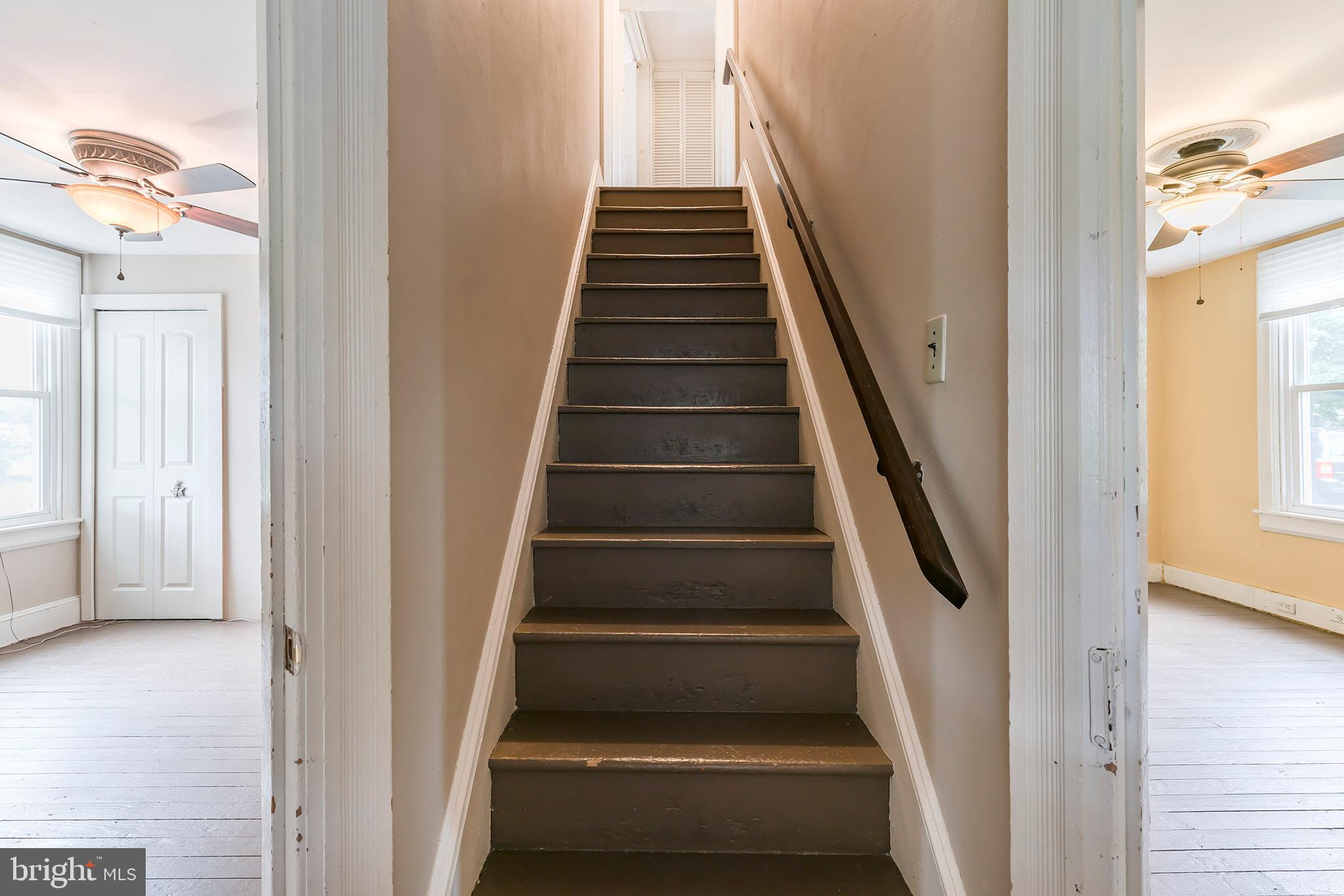 263 Peach Bottom Road Peach Bottom, PA 17563 - Photo 13 of 49 Foyer / Staircase