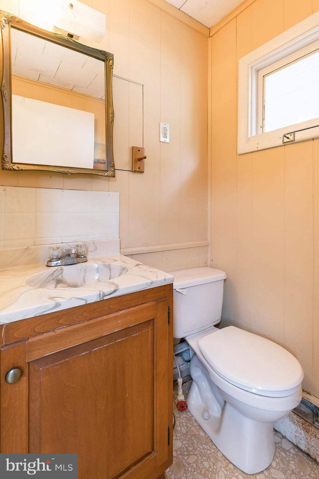 263 Peach Bottom Road Peach Bottom, PA 17563 - Photo 30 of 49 Powder room b