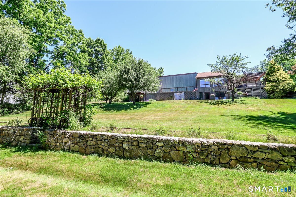 31 Pole Bridge Road Newtown, CT 06482 - Photo 31 of 40