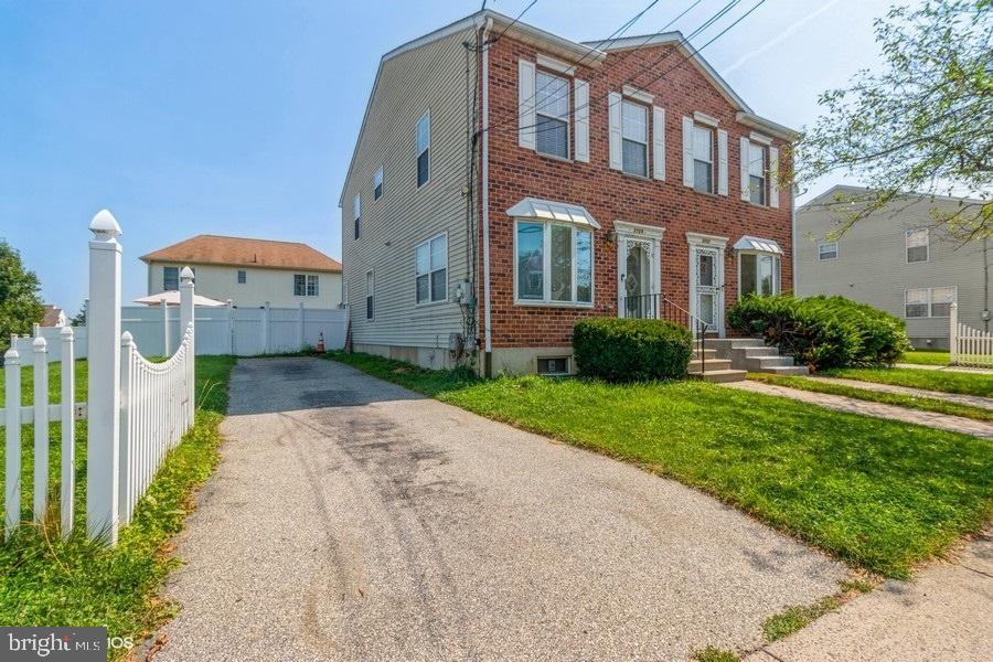 2729 Willits Road Philadelphia, PA 19114 - Photo 3 of 16 Gallery Image 3
