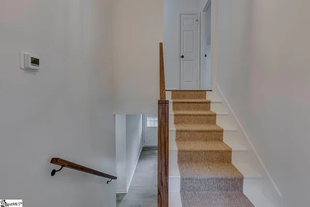 $389,000 | 104 Stone Hedge Court, Easley, SC 29642