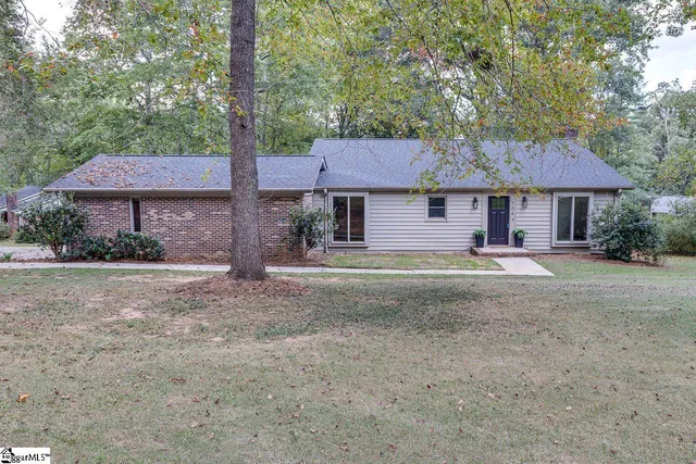 $389,000 | 104 Stone Hedge Court, Easley, SC 29642