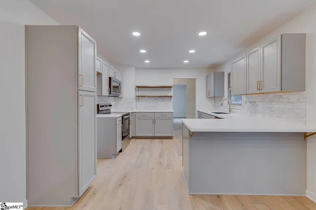 $389,000 | 104 Stone Hedge Court, Easley, SC 29642