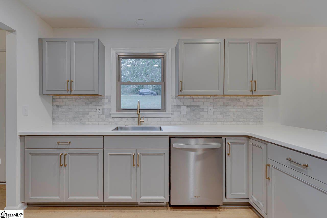 104 Stone Hedge Court Easley, SC 29642 - Photo 7 of 35