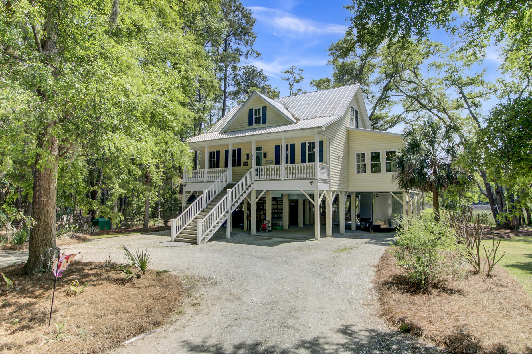 8723 Raccoon Island Rd - Edisto Island