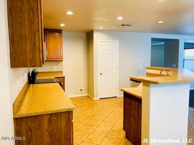 $2,200 | 6914 South Opal Drive, Chandler, AZ 85249