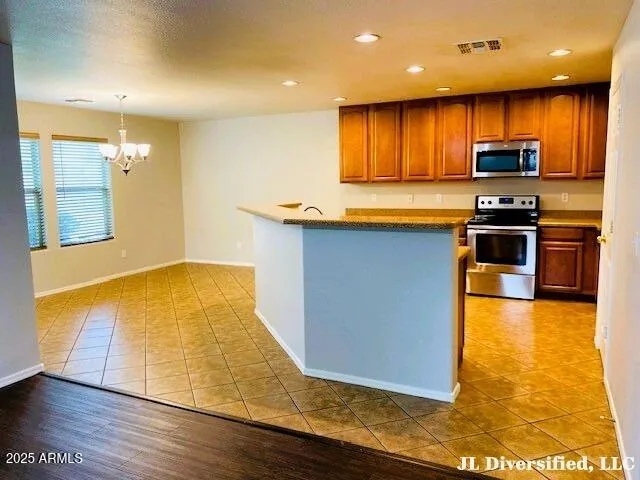 $2,200 | 6914 South Opal Drive, Chandler, AZ 85249