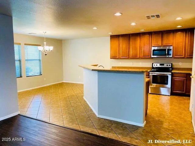 $2,200 | 6914 South Opal Drive, Chandler, AZ 85249