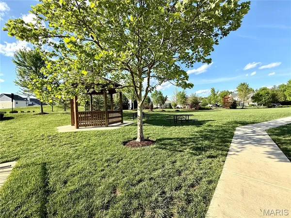 $269,990 | 320 Countryshire Drive, Lake St. Louis, MO 63367