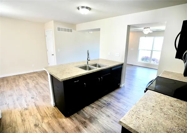 $269,990 | 320 Countryshire Drive, Lake St. Louis, MO 63367