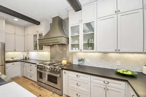 $975,000 | 1202 Archer Street, Houston, TX 77009