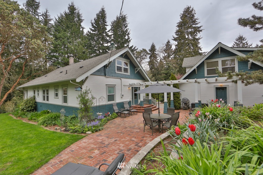 9828 232nd Street Southwest Edmonds, WA 98020 - Photo 1 of 25 Gallery Image 1