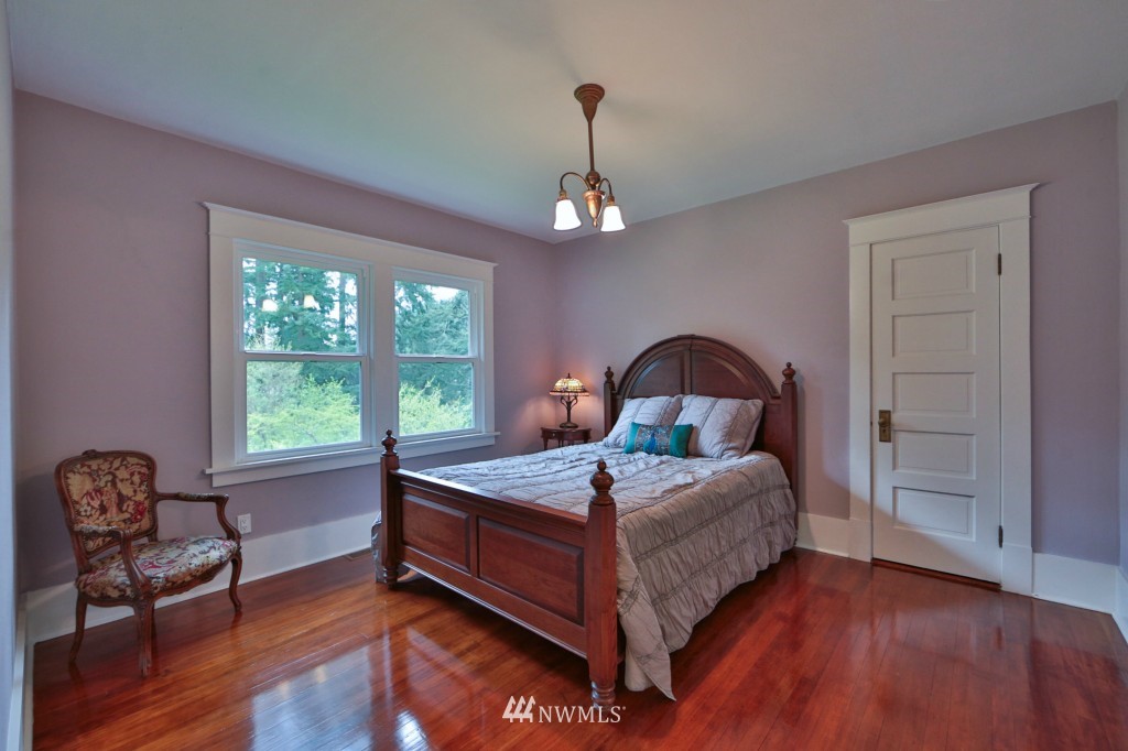 9828 232nd Street Southwest Edmonds, WA 98020 - Photo 11 of 25 Gallery Image 11