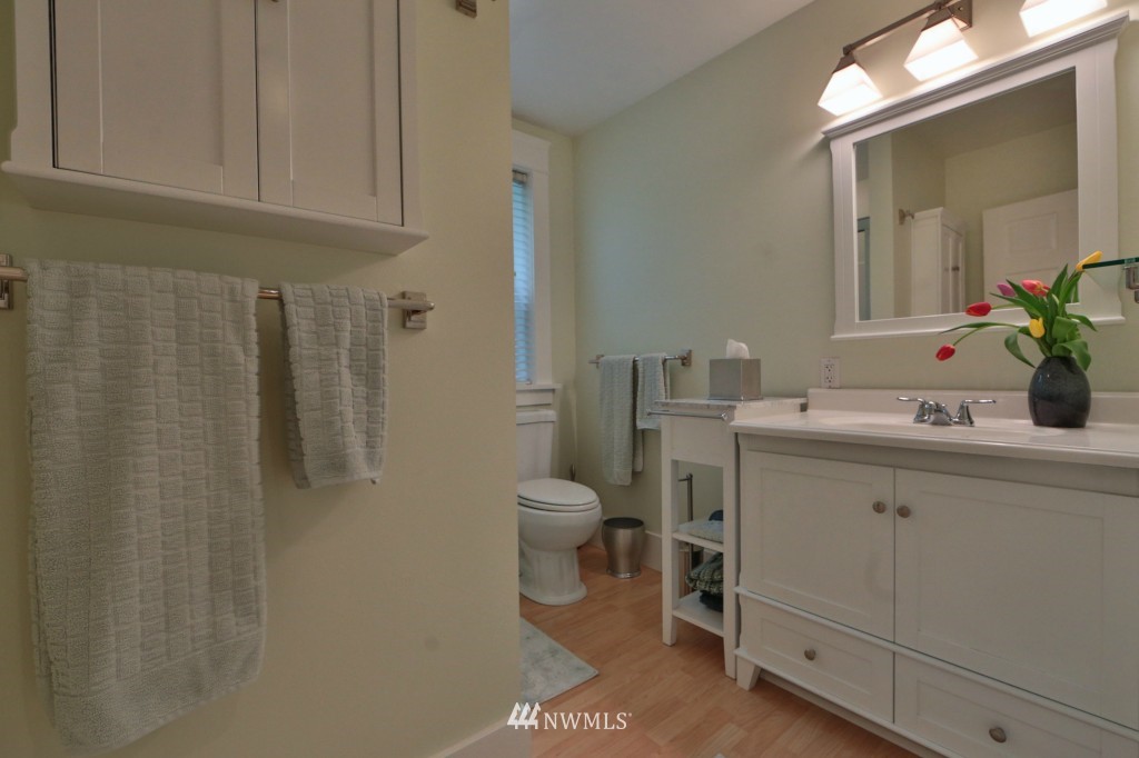 9828 232nd Street Southwest Edmonds, WA 98020 - Photo 19 of 25 Gallery Image 19