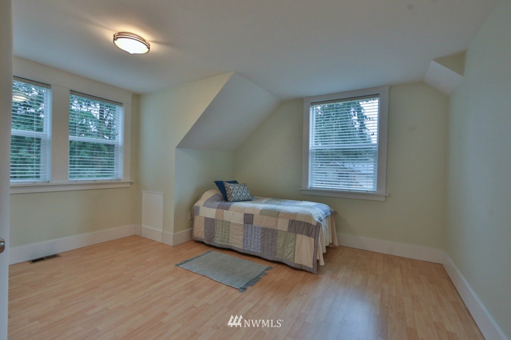9828 232nd Street Southwest Edmonds, WA 98020 - Photo 20 of 25 Gallery Image 20