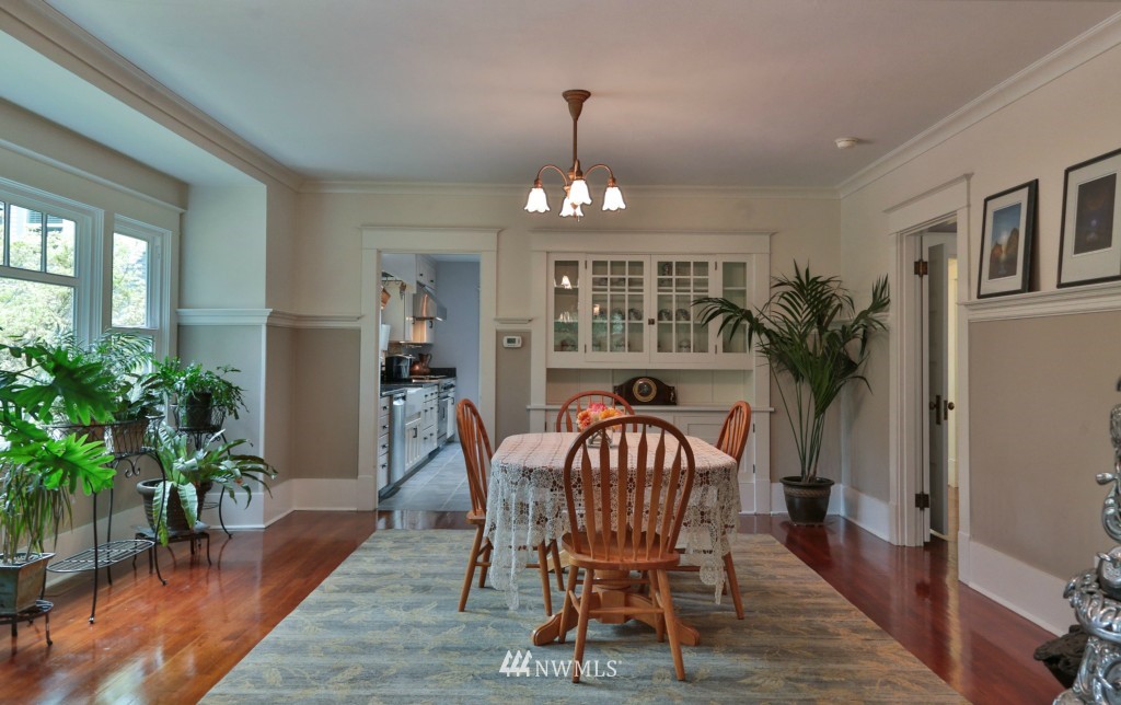 9828 232nd Street Southwest Edmonds, WA 98020 - Photo 6 of 25 Gallery Image 6