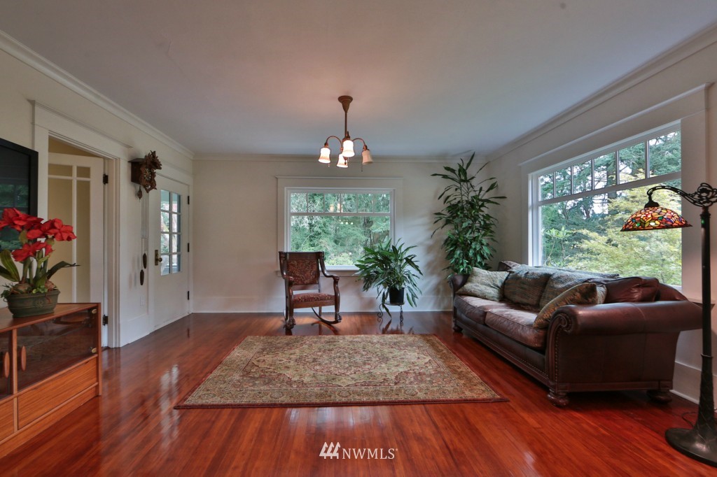 9828 232nd Street Southwest Edmonds, WA 98020 - Photo 8 of 25 Gallery Image 8