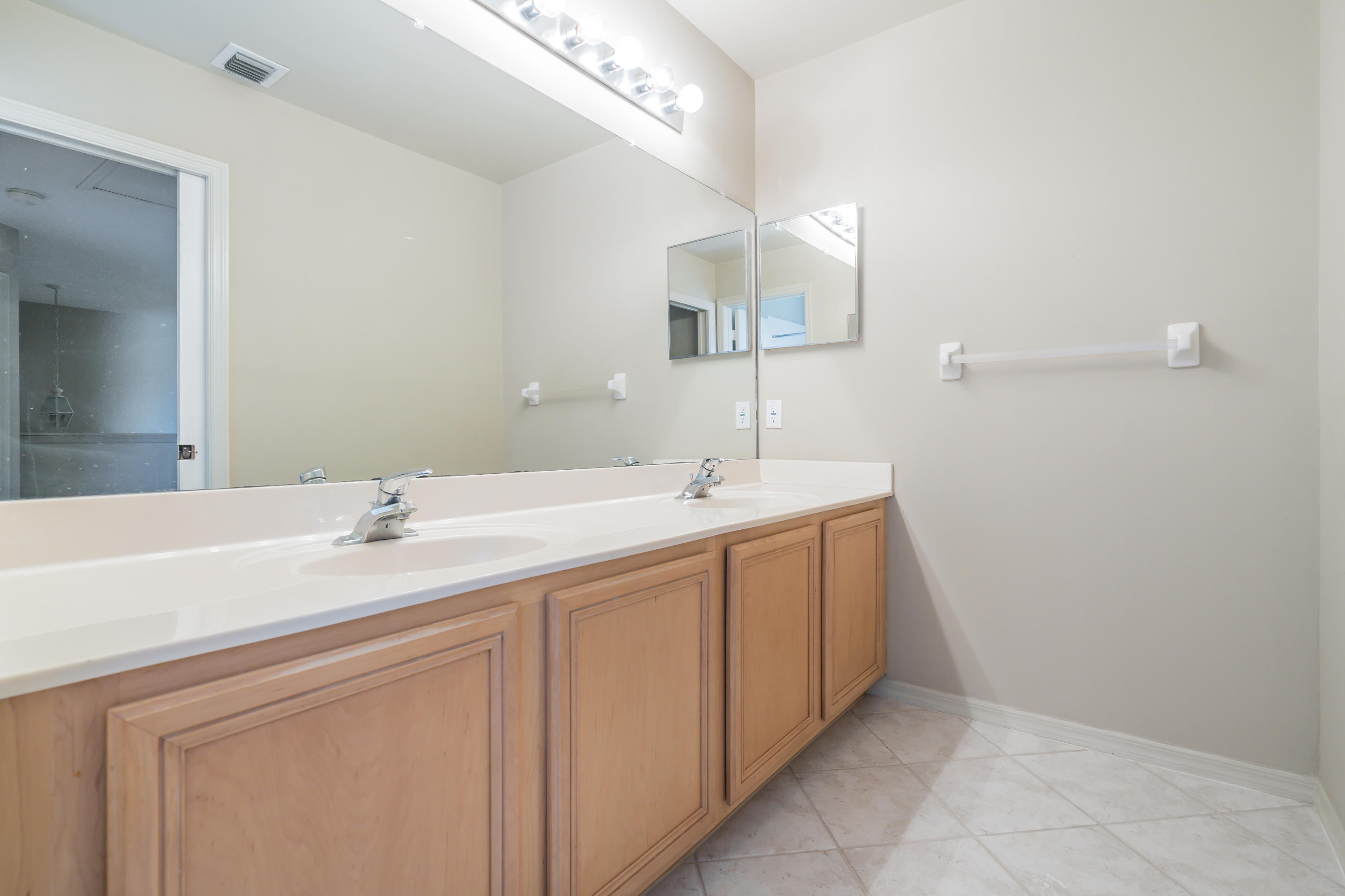 11260 Edgewater Circle Wellington, FL 33414 - Photo 17 of 43 017