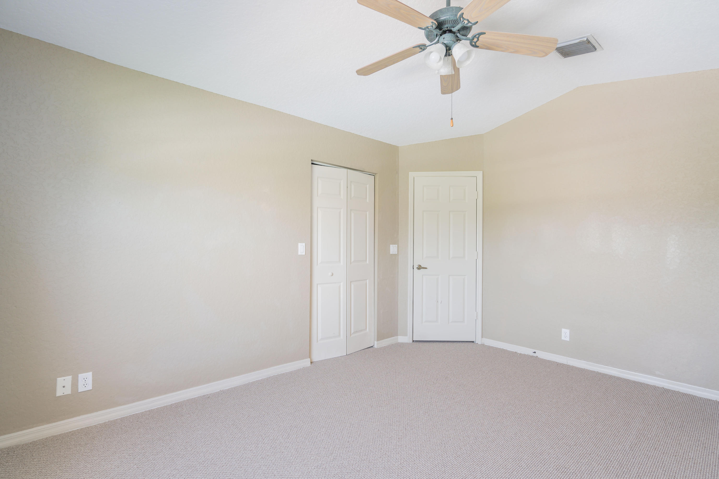 11260 Edgewater Circle Wellington, FL 33414 - Photo 20 of 43 020