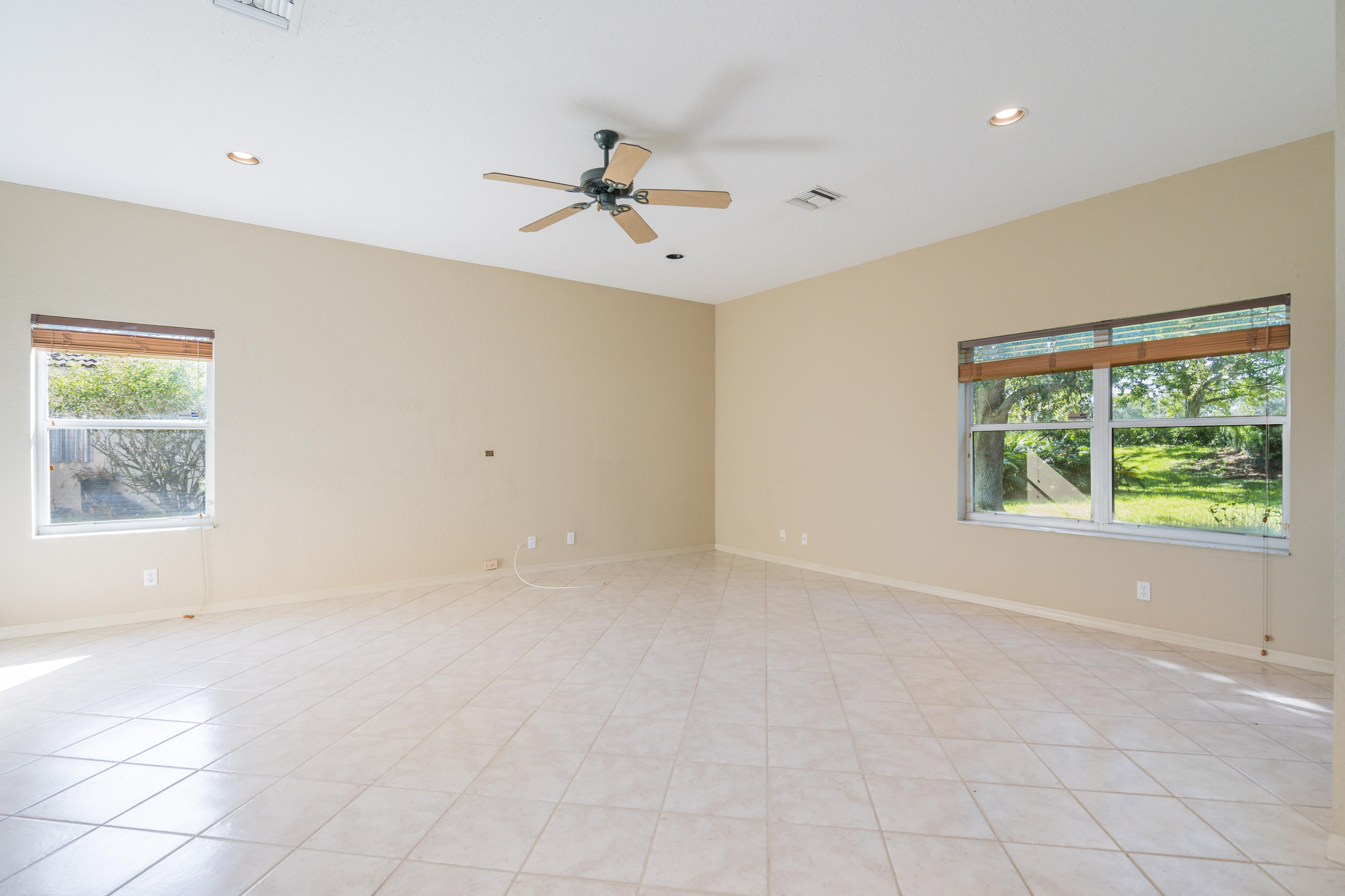 11260 Edgewater Circle Wellington, FL 33414 - Photo 25 of 43 025