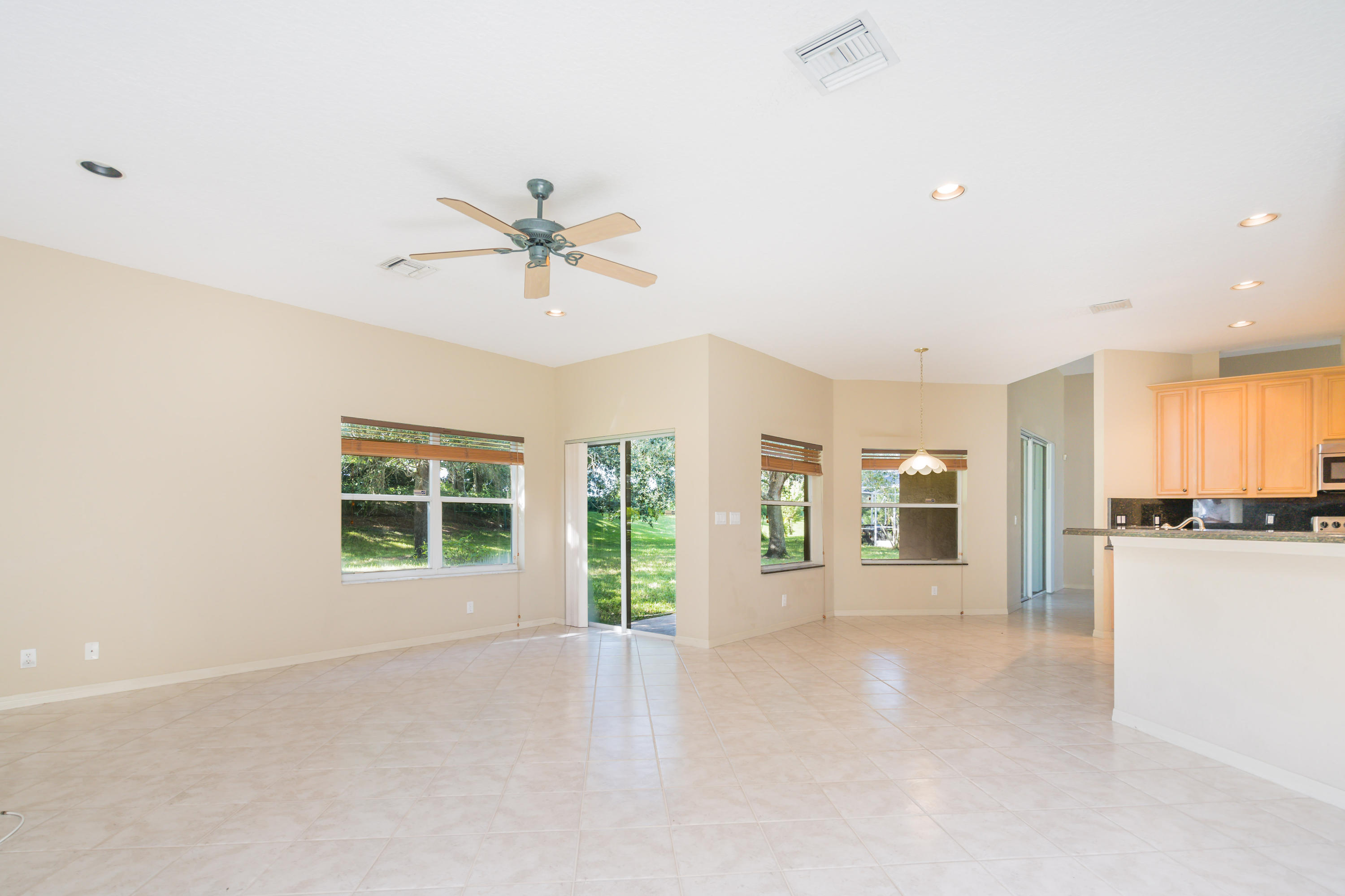 11260 Edgewater Circle Wellington, FL 33414 - Photo 26 of 43 026