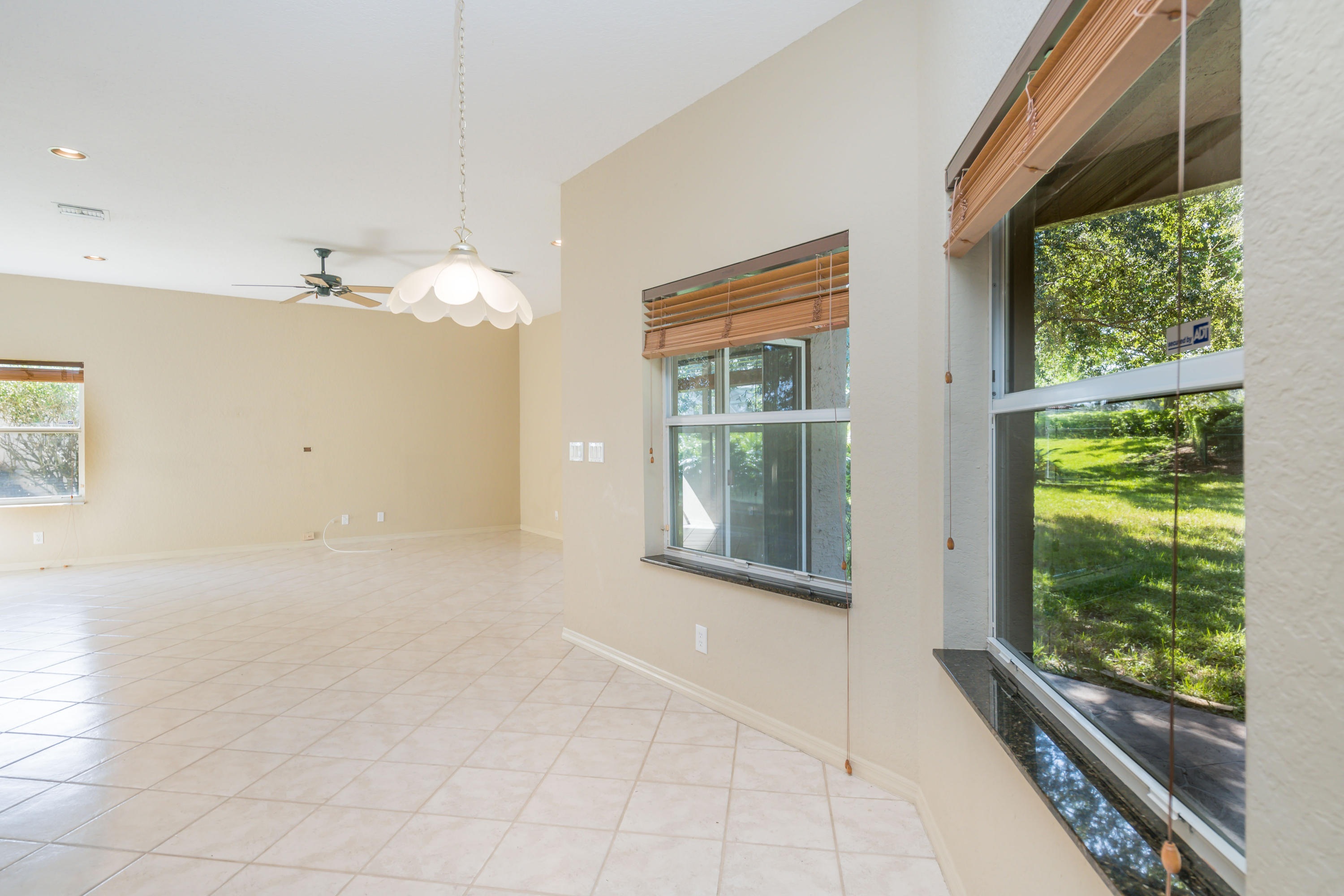 11260 Edgewater Circle Wellington, FL 33414 - Photo 29 of 43 029