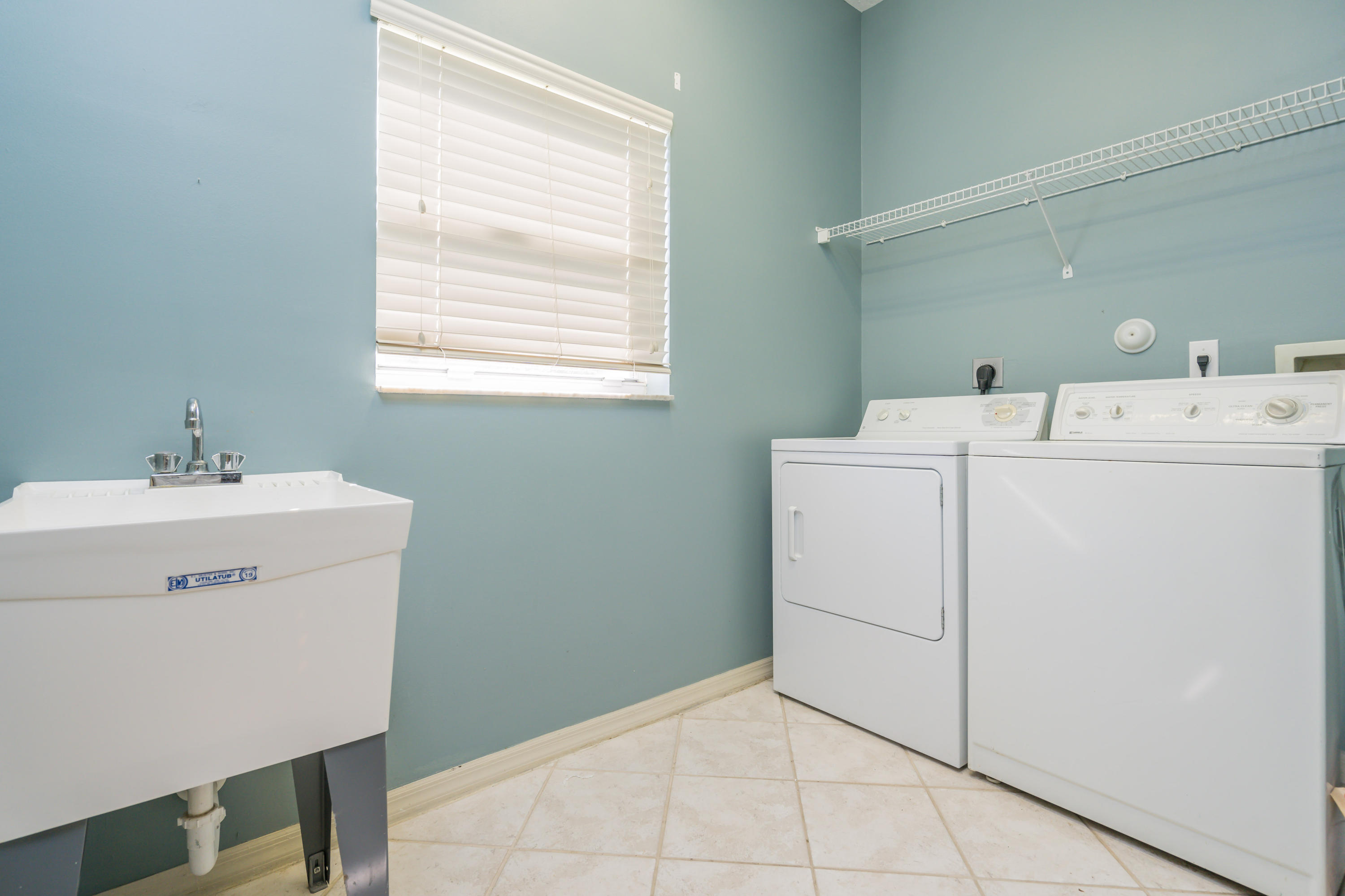 11260 Edgewater Circle Wellington, FL 33414 - Photo 35 of 43 035