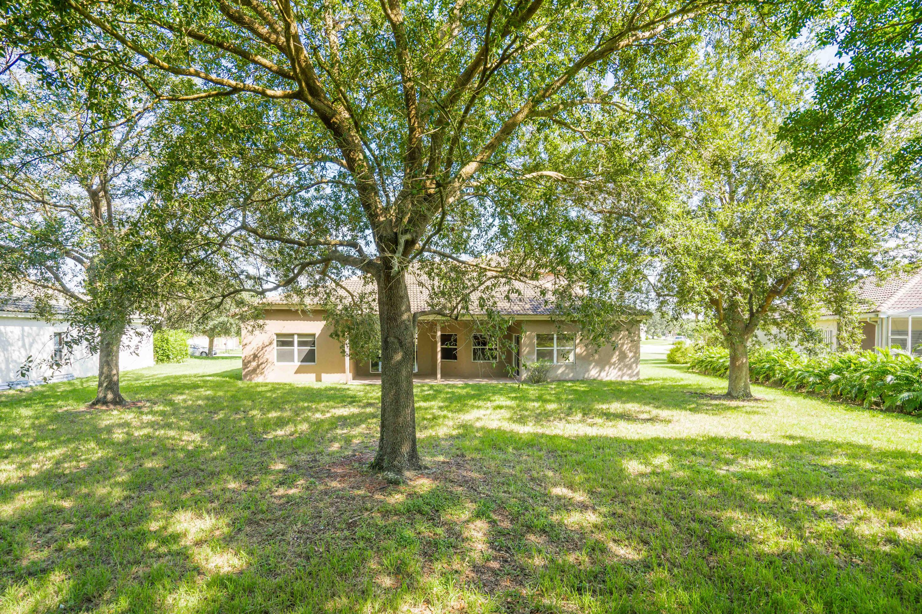 11260 Edgewater Circle Wellington, FL 33414 - Photo 39 of 43 041