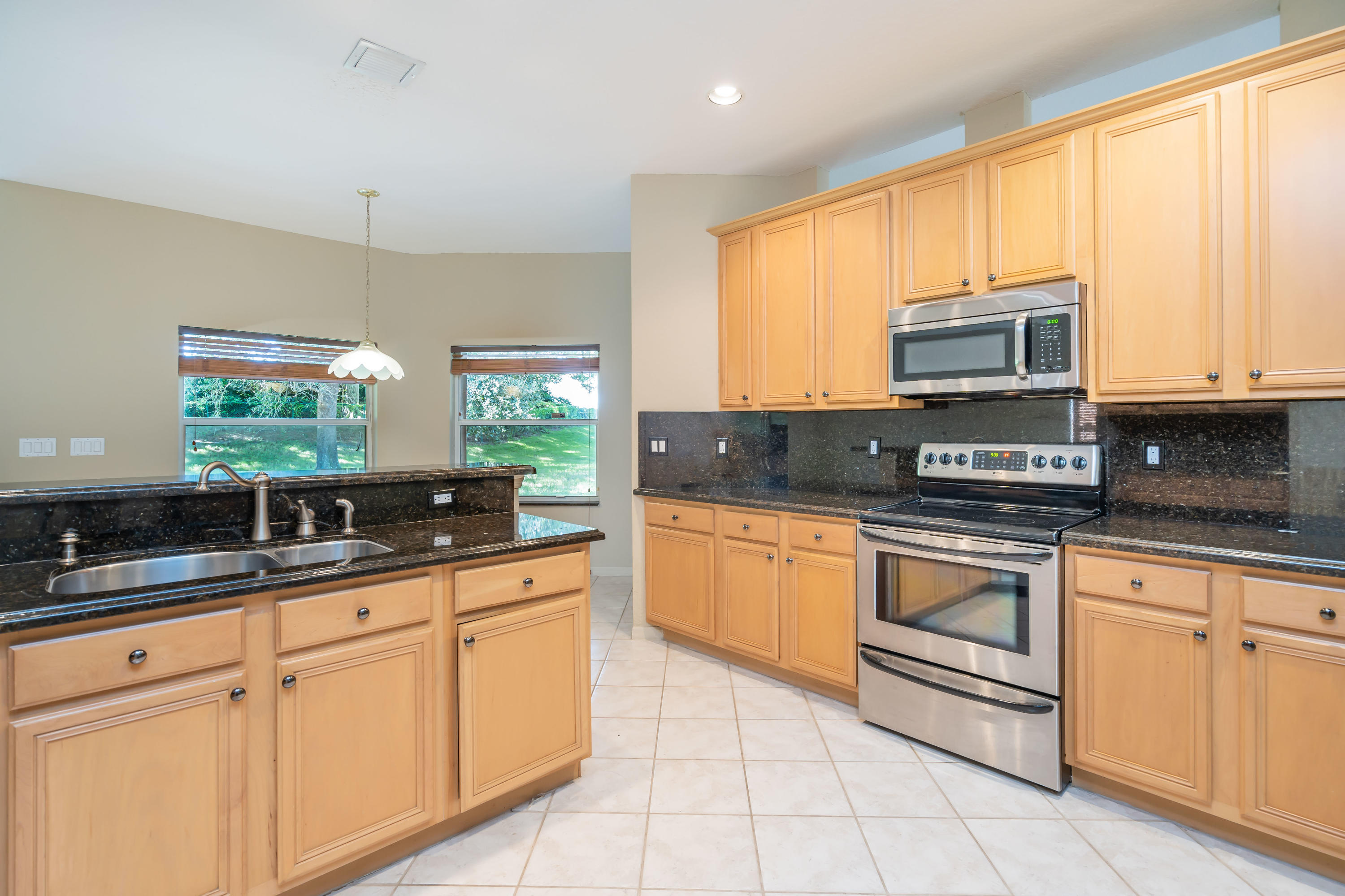11260 Edgewater Circle Wellington, FL 33414 - Photo 6 of 43 06