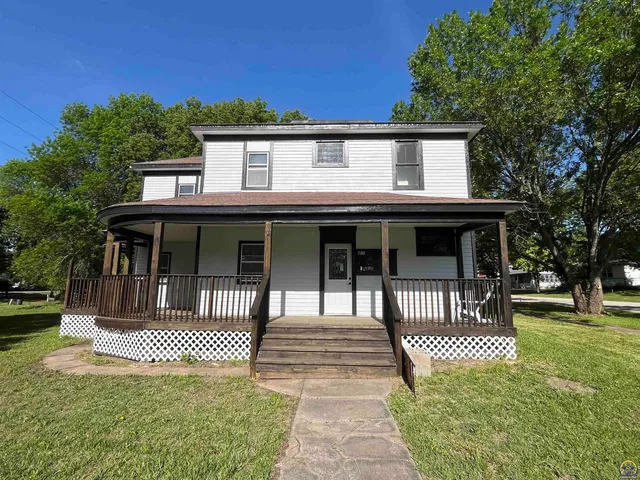 $144,000 | 500 South 4th Street, Burlington, KS 66839