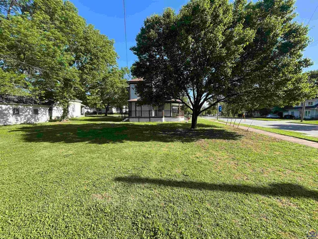 $144,000 | 500 South 4th Street, Burlington, KS 66839