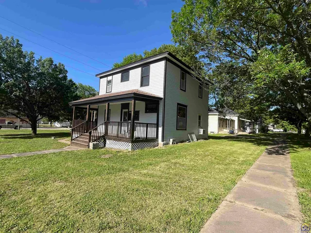 $144,000 | 500 South 4th Street, Burlington, KS 66839