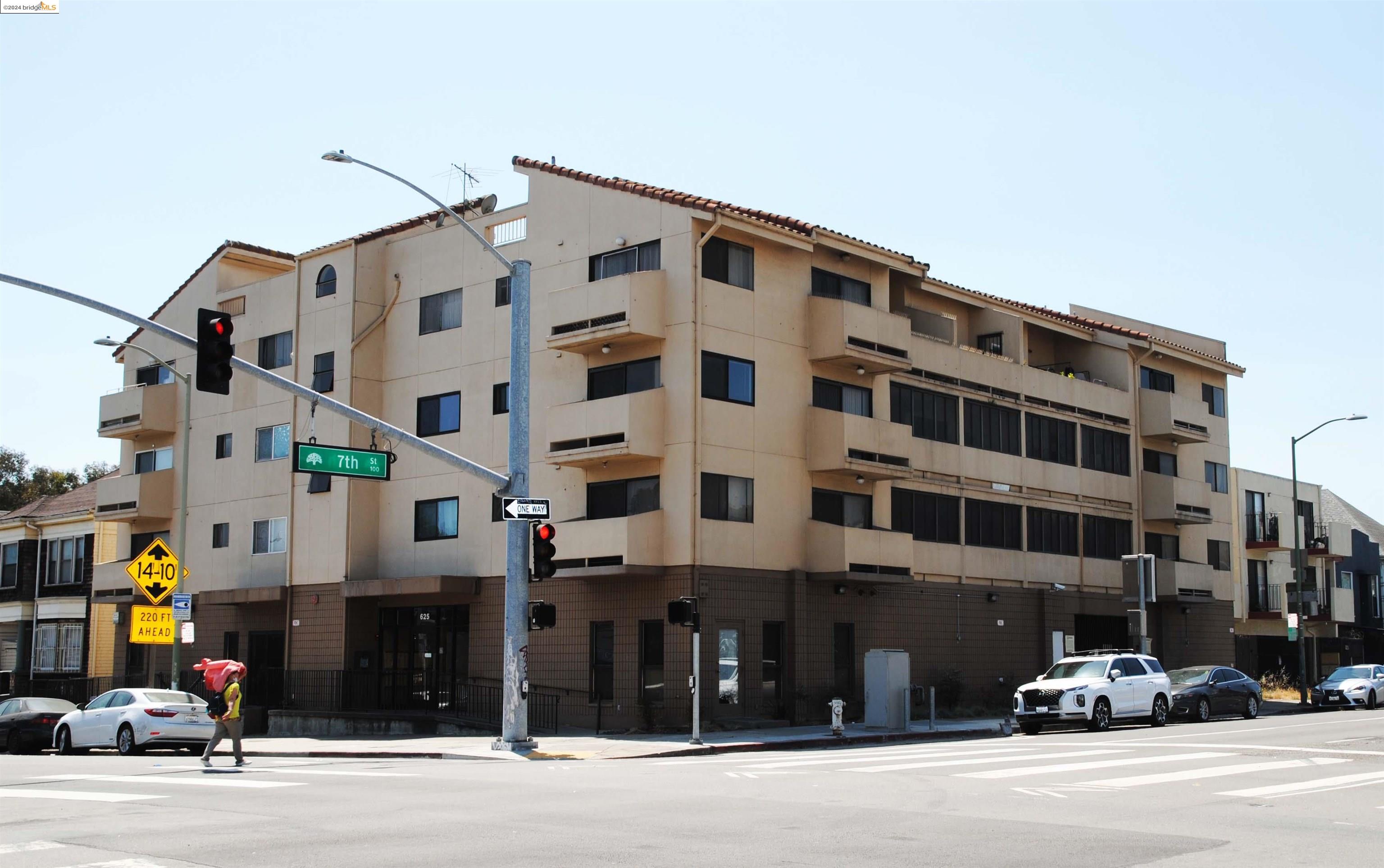625 Madison Street, Unit 107 Oakland, CA 94607 - Photo 1 of 13