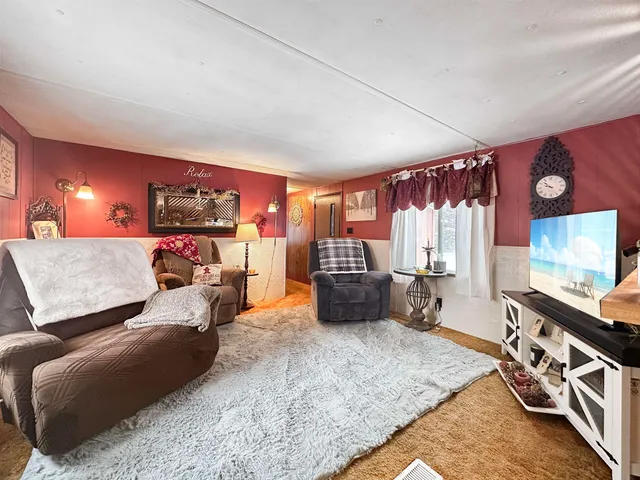 $130,000 | 23 East Colebrook Road, Colebrook, NH 03576