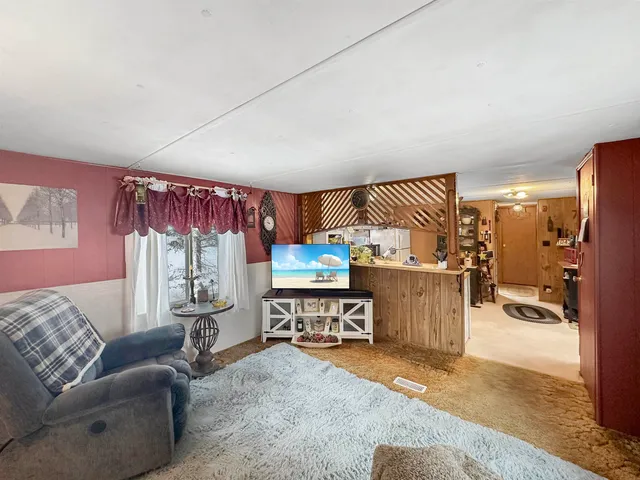 $130,000 | 23 East Colebrook Road, Colebrook, NH 03576