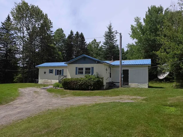 $130,000 | 23 East Colebrook Road, Colebrook, NH 03576